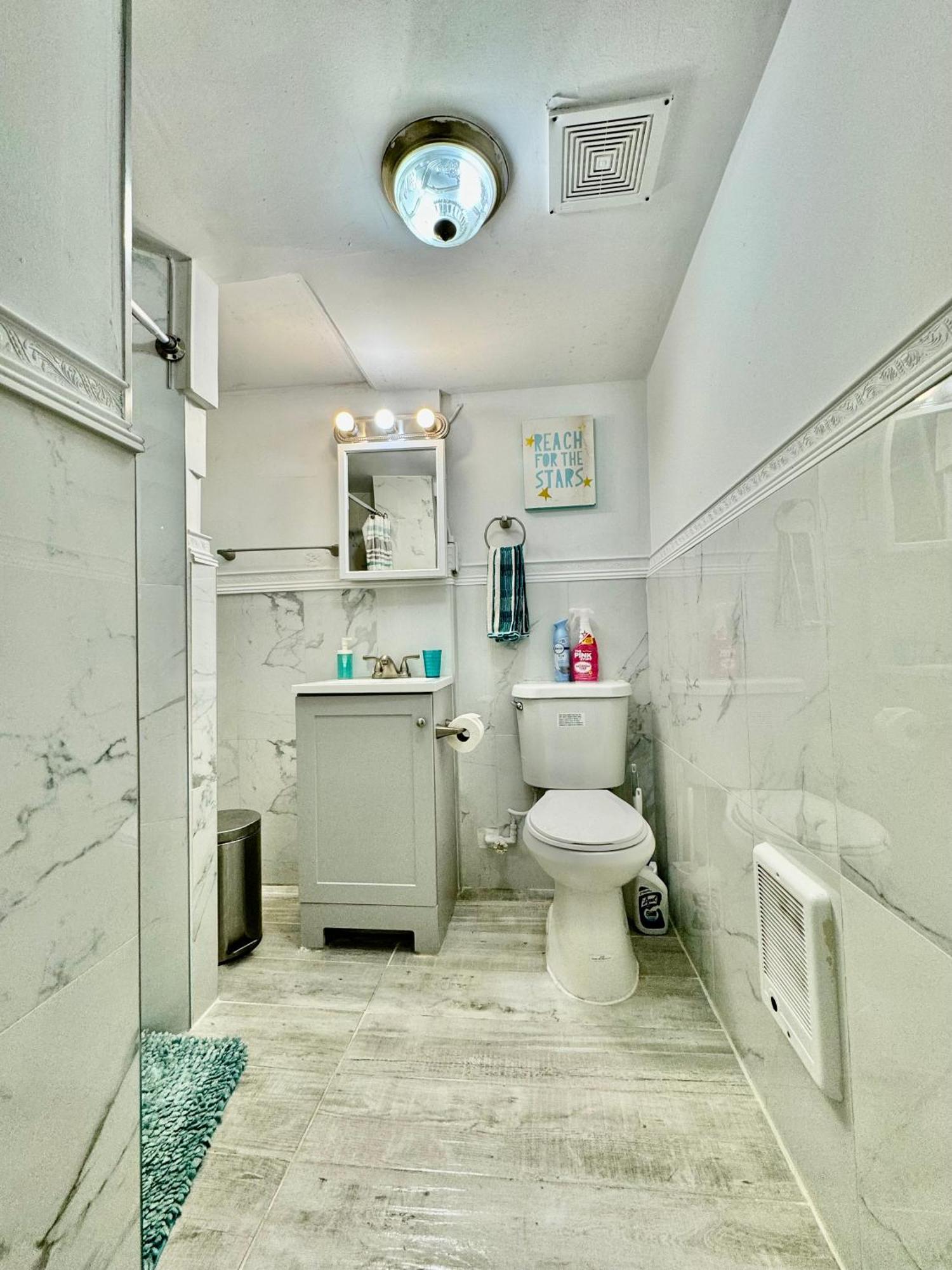 Private Tiny Room On The 1St Floor With Shared Bathroom Near Airport And Downtown Seattte Seattle Exterior foto