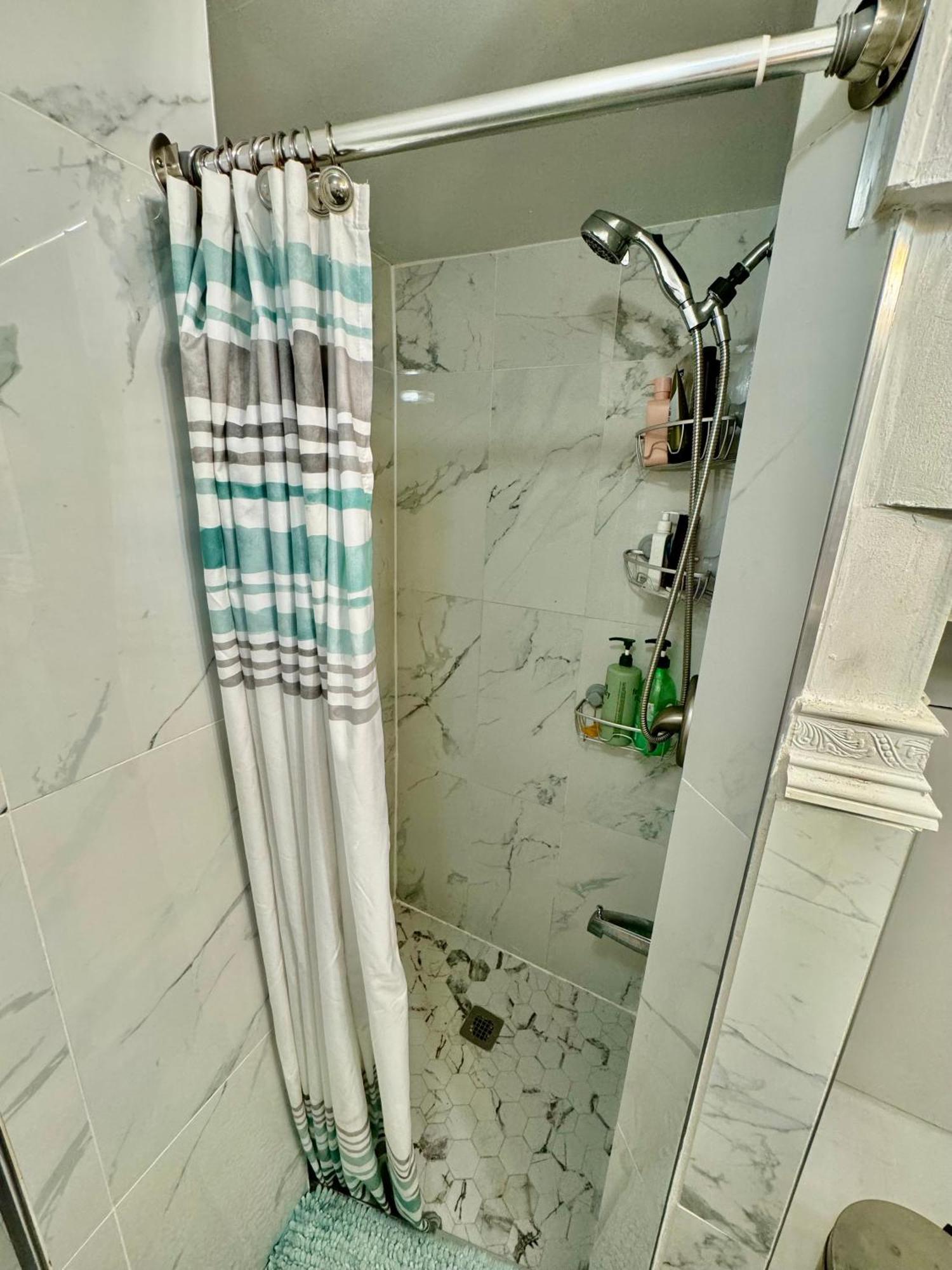Private Tiny Room On The 1St Floor With Shared Bathroom Near Airport And Downtown Seattte Seattle Exterior foto